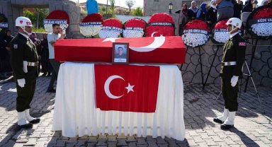 Şehit Piyade Sözleşmeli Er Onur Özbek Niğde'de son yolculuğuna uğurlandı