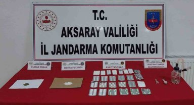 Şüpheli araçtan ve sürücüden uyuşturucu çıktı