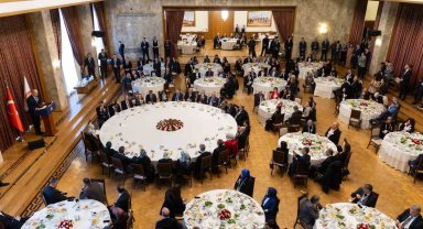 TBMM Başkanı Kurtulmuş öğretmenlerle bir araya geldi