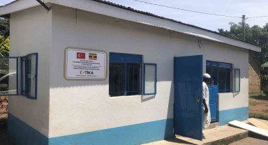 TİKA, Uganda'da gençlerin istihdamı için kunduracılık atölyesi kurdu