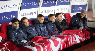 Trabzonlu futbolcular battaniyelere sarıldı