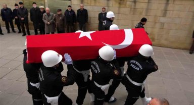 Trafik kazasında hayatını kaybeden polis memuru son yolculuğuna uğurladı