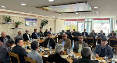 TÜDKİYEB Genel Başkanı Nihat Çelik, Van'da muhtarlarla buluştu