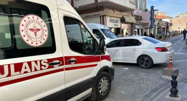 Yoğun trafik müdahaleye giden ambulansı geciktirdi