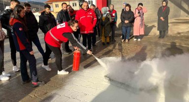 Akdağmadeni Türk Kızılay personeline hafif arama kurtarma eğitimi verildi