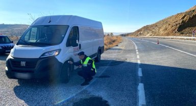 Aksaray'da jandarma ekipleri kış lastiği denetiminde