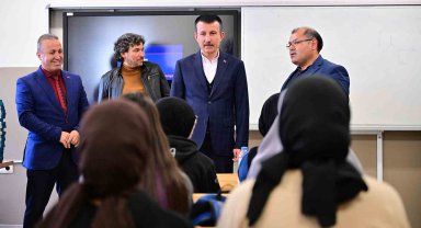 Altındağ Belediyesi'nden öğrencilere TYT kitabı desteği
