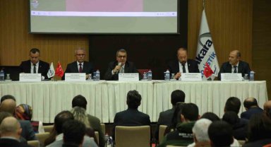 Ankara'da düzenlenen panelde lojistik sektörü ele alındı
