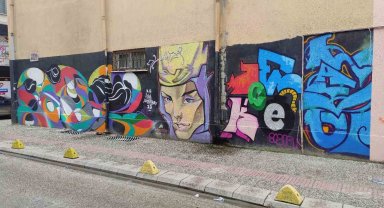 Ara sokaktaki grafiti vatandaşların beğenisini topluyor