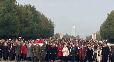 Bakan Göktaş ve beraberindeki heyet Anıtkabir'i ziyaret etti