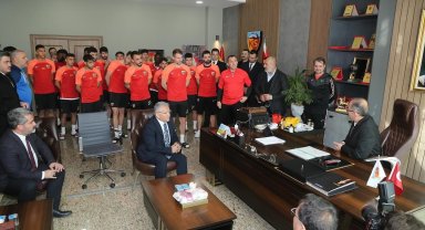 Bakan Özhaseki'dne Kayserispor'a ziyaret