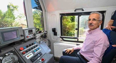 Bakan Uraloğlu: "2035 yılında her iki araçtan birisinin elektrikli olması beklenmektedir"