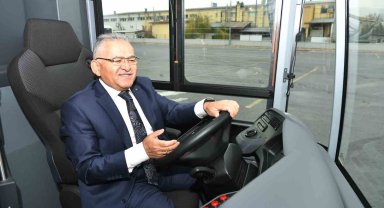 Başkan Büyükkılıç: "15 adet yeni elektrikli körüklü otobüslerimiz hayırlı olsun"