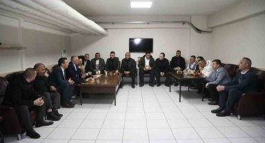 Başkan Büyükkılıç; şoförlerle çay içti, simit yedi