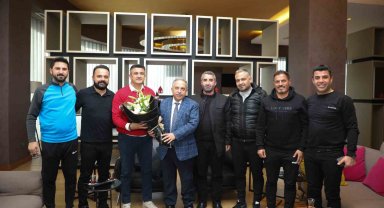 Başkan Yalçın'dan Vanspor kafilesine ziyaret