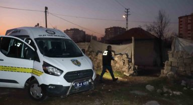 Bıçağın üzerine düşen kadın ağır yaralandı