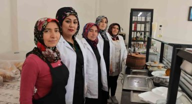 Bu lokantada sadece kadınlar çalışıyor