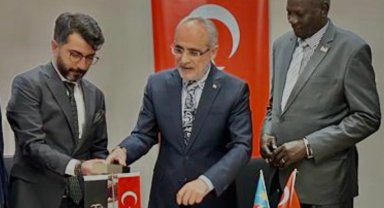 Cumhurbaşkanı Başdanışmanı Topçu Güney Sudan heyetini kabul etti