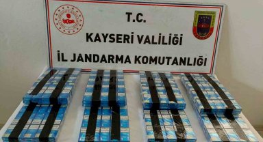 Durdurulan çekicide 400 paket kaçak sigara bulundu