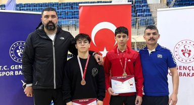 Eskişehirli sporcular güreşte Türkiye 3'üncüsü oldu
