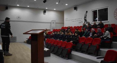 Evren'de "En İyi Polis, Anne" semineri