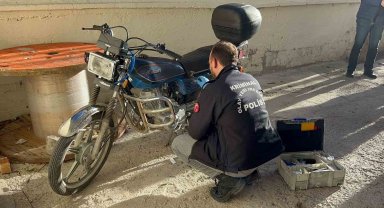 Gece gasp edilen motosiklet, gündüz apartman bahçesinde bulundu