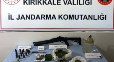 Jandarmanın şüphe üzerine durdurduğu tırda uyuşturucu ele geçirildi: 2 gözaltı