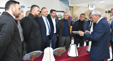 Karaman'da "Taş Devrinden Bugüne" resim sergisi açıldı