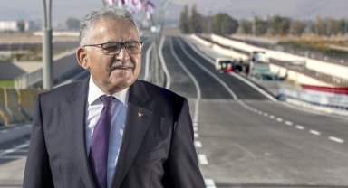 Kayseri Büyükşehir Belediyesi, gerçekleştirdiği projelerle takdir topluyor