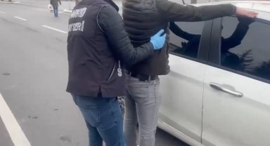Kayseri'de uyuşturucu tacirlerine suçüstü: 2.7 kilo uyuşturucu madde ele geçirildi