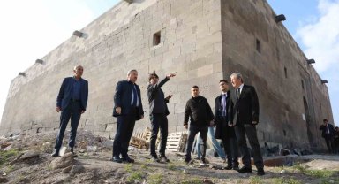 Köşk Medrese hizmete girmek için gün sayıyor