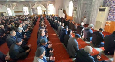 Kulu'da camilerde Filistin için dua edildi
