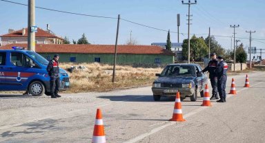 Kulu'da jandarma ekiplerinden asayiş uygulaması