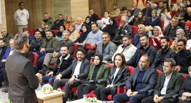 Mehmet Akif Ersoy Gazze'yi Niğde'de anlattı