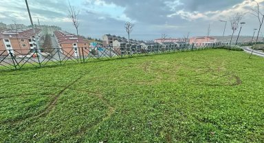 Motosikletli şehir vandalları iş başında