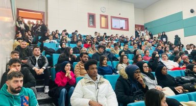 Niğde'de öğrenciler için Erasmus+ Değişim Programı bilgilendirmesi