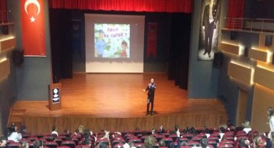 Polis ekiplerinin yaptığı 174 toplantıya 32 bin 350 öğrenci katılım sağlandı