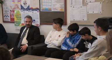 Pursaklar Belediye Başkanı Çetin'den okul ziyareti