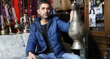 Sivaslı eskici, eskiler arasından çıkan antikalarla adeta müze oluşturdu