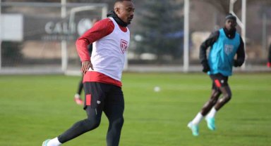 Sivasspor 2023'ün son antrenmanını gerçekleştirdi