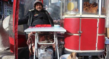 Soğukta satış yapmak zorunda kalan simitçi esnafı, ekmek büfesi gibi kapalı alan istiyor