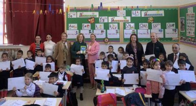 TİKA'nın katkılarıyla KKTC'de birinci sınıf öğrencilerine kitap dağıtımı gerçekleştirildi