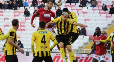 Trendyol Süper Lig: E.Y. Sivasspor: 0 - İstanbulspor: 0