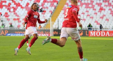 Trendyol Süper Lig: E.Y. Sivasspor: 1 - İstanbulspor: 0