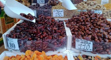 Umreye giden vatandaşların dönüşlerinin yaklaşmasıyla hurmaya talep arttı