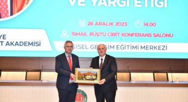 Yargıtay Başkanı Akarca "Akademi Söyleşileri" programına katıldı