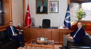 Yeni Vali Yardımcısı Dr. Çiçek Rektör Erdal'ı makamında ziyaret etti