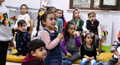 Yeşilbayır Bebek ve Çocuk Kütüphanesi'nde "tiyatro" zamanı