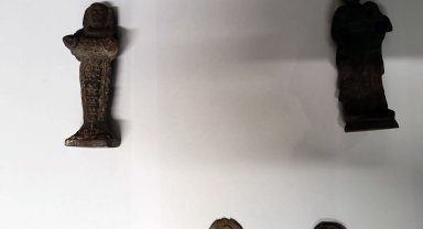 13. yüzyıla ait heykelleri 1 milyon dolara satamadan yakalandı