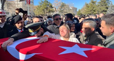Aksaraylı şehit üsteğmen gözyaşlarıyla son yolculuğuna uğurlandı